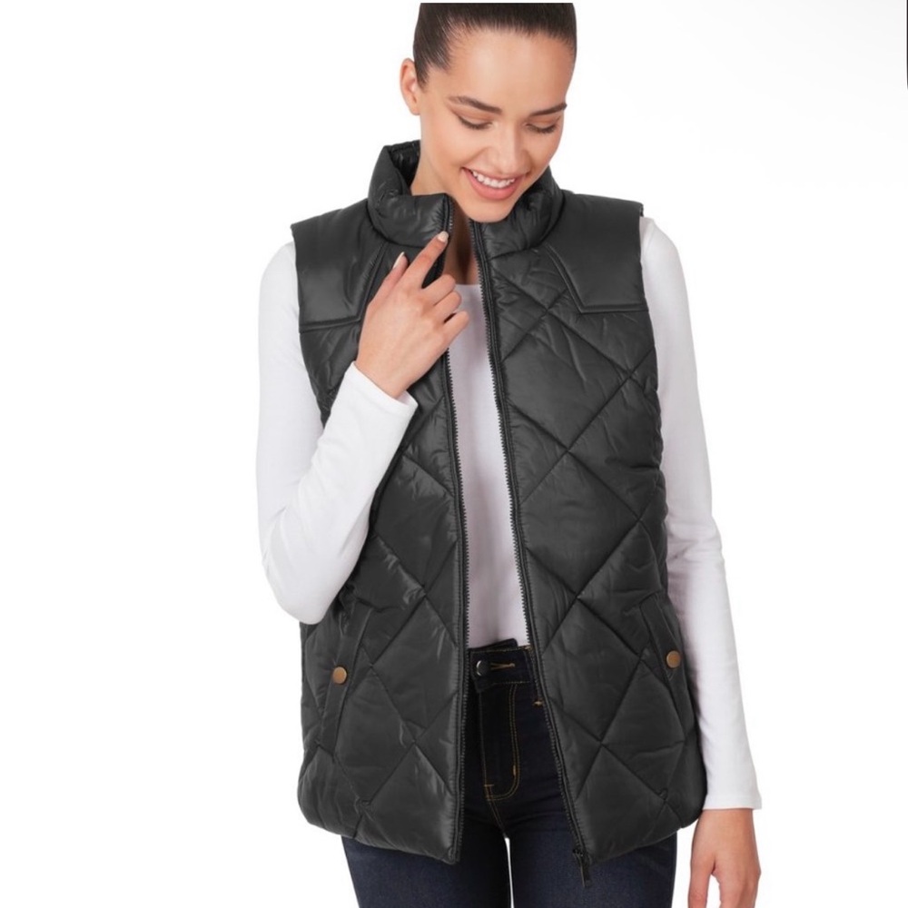 NWOT Zenana diamond quilted black zip up vest